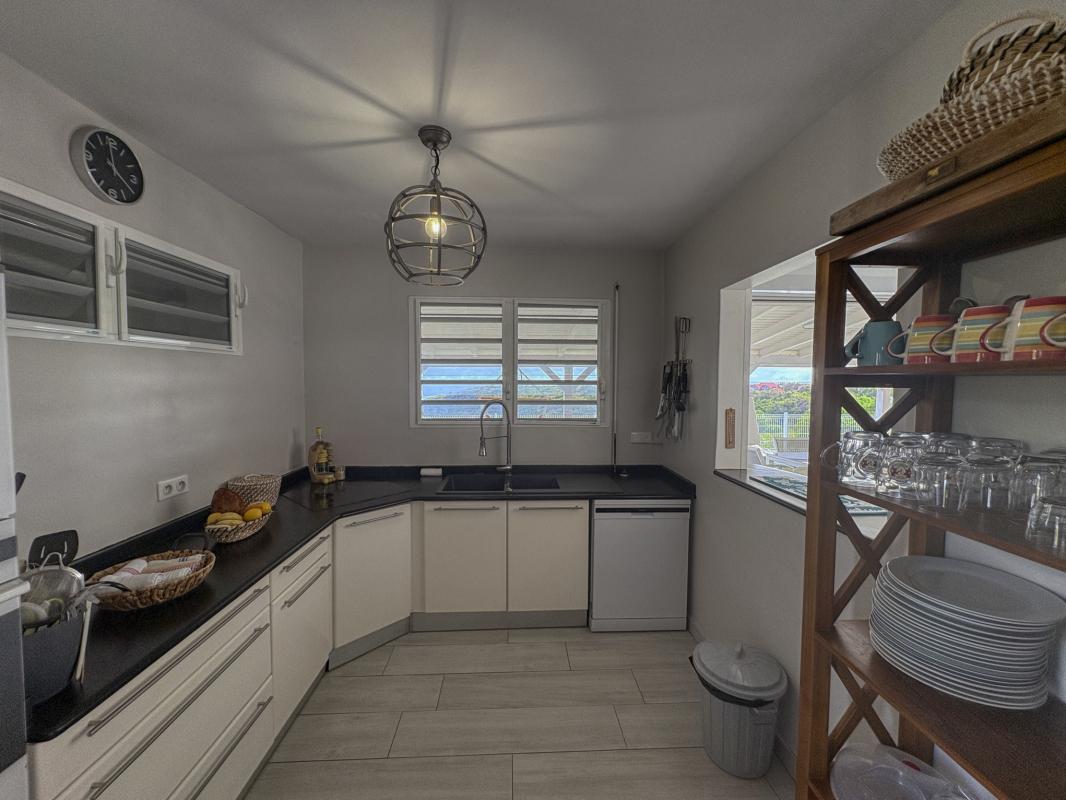 21.Location villa piscine vue mer Saint François Guadeloupe_Cuisine